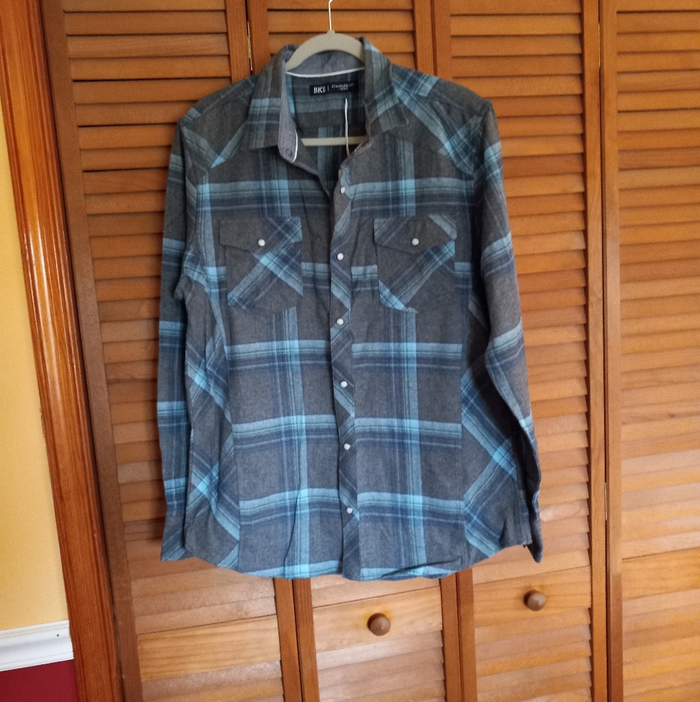 NWT Blue and Gray Casual Button Down Shirt